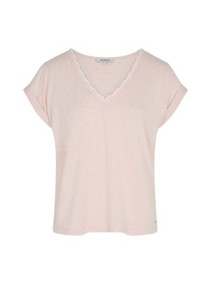 Blusa rosa chiaro a maniche corte con risvolti e scollo a V caratterizzato da un bordino bianco smerlato.