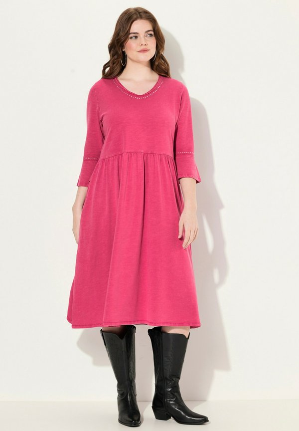 RHINESTONE DETAIL 3/4 SLEEVE - Jerseykleid - berry