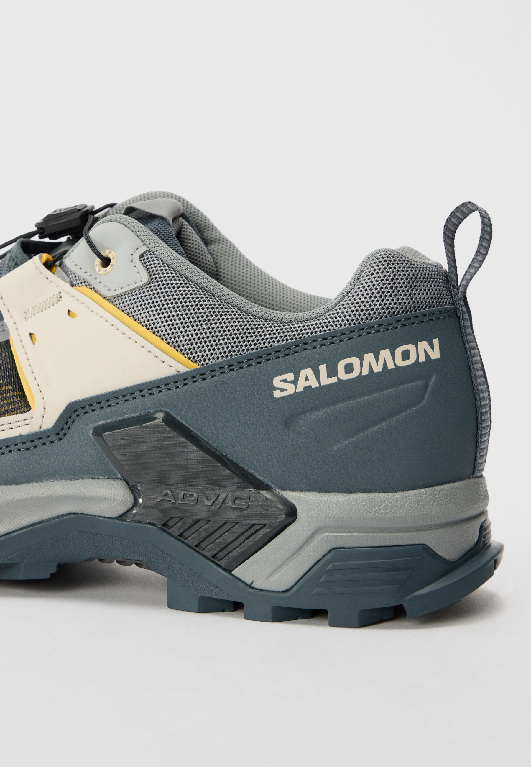 Salomon X ULTRA 5 - Outdoorschoenen - monument/turbulence/spicy