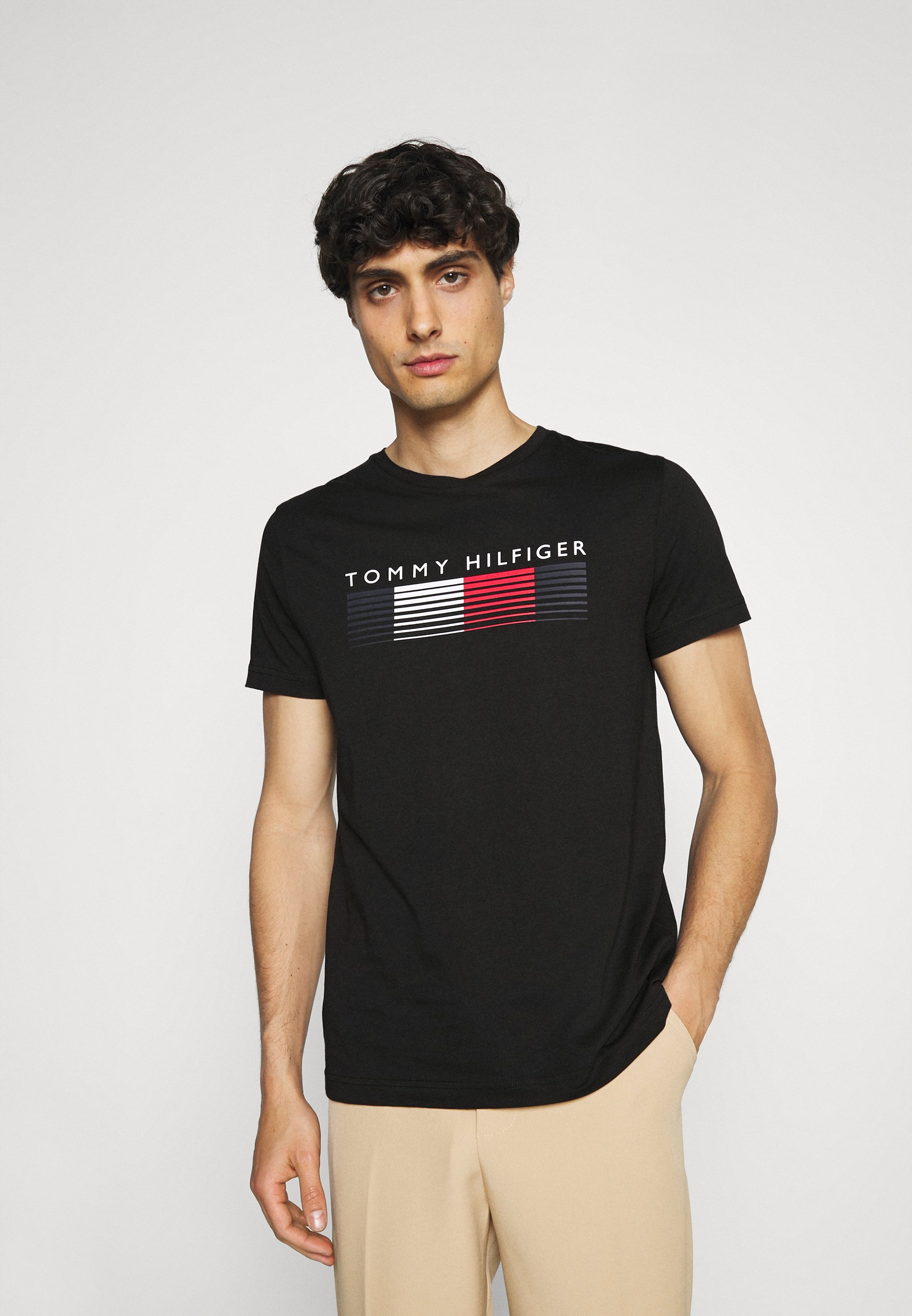 Tommy Hilfiger FADE GRAPHIC CORP TEE - Camiseta estampada - black/negro -  Zalando.es