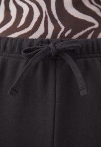 Puma RELAXED  czarny