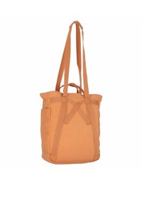 Oranje schoudertas gemaakt van duurzaam fabric. De tas heeft twee lange hengsels, een gevoerde bovenkant en een externe zak voor extra opbergruimte.