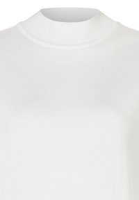 Weißer Rollkragenpullover mit geripptem Kragen, glatter Textur, eng anliegendem Design und einem einfarbigen Muster ohne sichtbare Hardware oder Akzente.