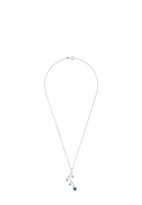 Silverkedja med en böjd design som har fyra ädelstenar i olika nyanser av blått och grönt, prydd med små klara stenar.