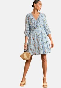 Love & Roses - REGULAR FIT - 3/4 SLEEVE  - Day dress - blue floral Thumbnail Image 1