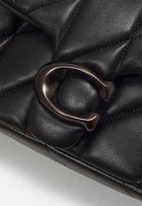 COACH TABBY SHOULDER BAG 20 WITH PILLOW QUILTING - Cross body bag - black