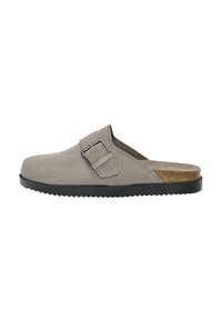 Zoccoli in suede grigi con dettaglio in cinturino, con soletta in sughero e suola in gomma nera caratterizzata da un battistrada testurizzato per una migliore aderenza.