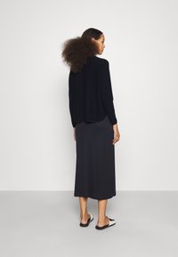Davida Cashmere CURVED SWEATER - Camisola - navy