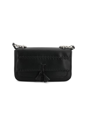 Borsa a tracolla in pelle nera con finitura liscia, caratterizzata da dettagli intrecciati, due nappine e una tracolla in catena argentata. Forma rettangolare.
