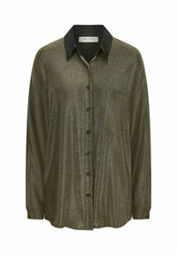Groene metallic blouse met een zwarte kraag, lange mouwen, voorzak en knoopsluiting. Kenmerkt zich door een glanzende, gestructureerde stof.