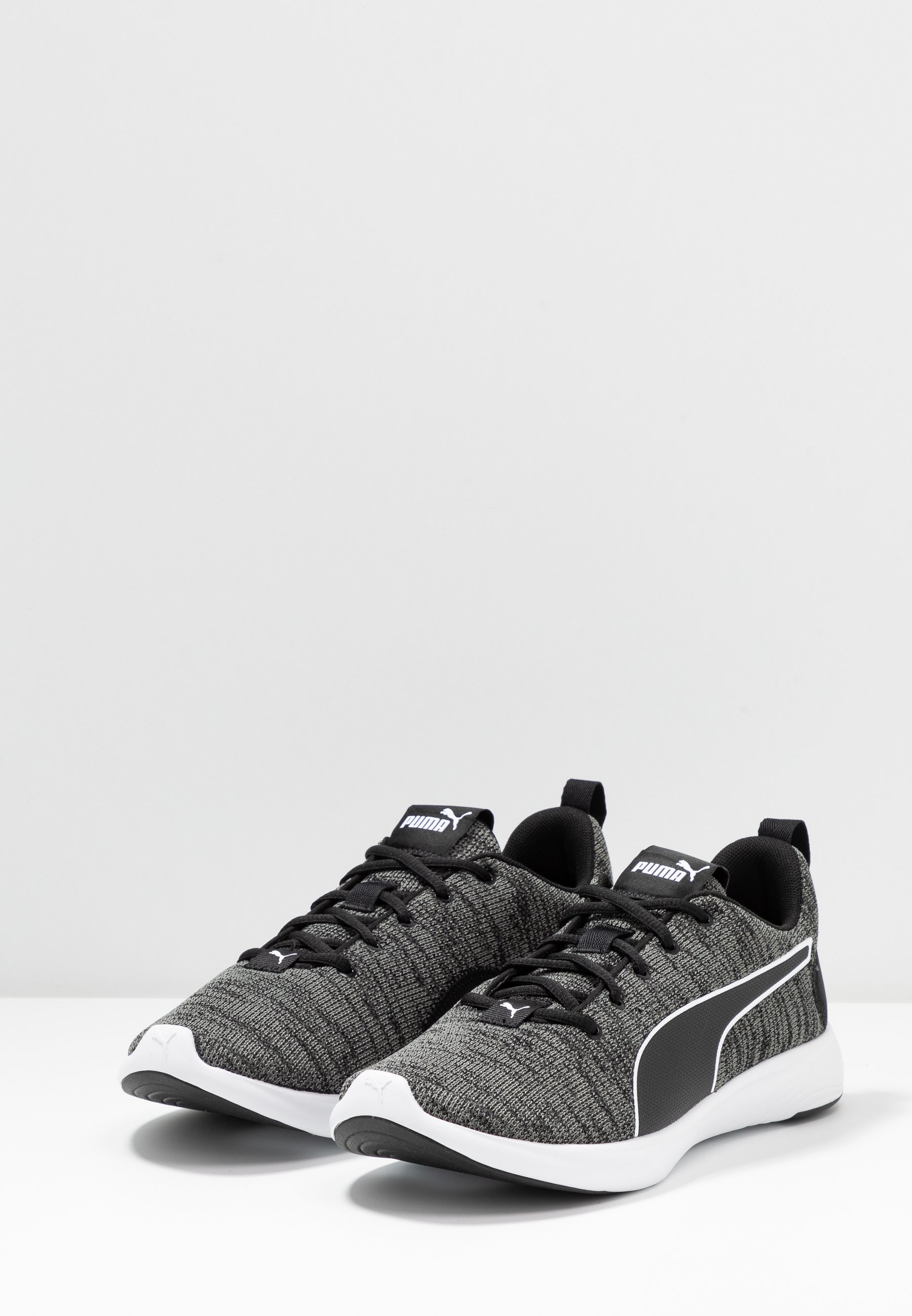puma gray sport shoes