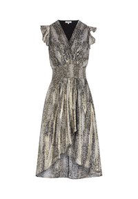 Robe imprimée serpent gris et or avec de courtes manches volantes, un décolleté en V profond, une taille smockée et un ourlet asymétrique. Texture de tissu douce.