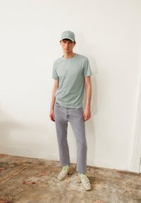 ARMEDANGELS JAAMEL STRUCTURE - T-Shirt basic - morning dew