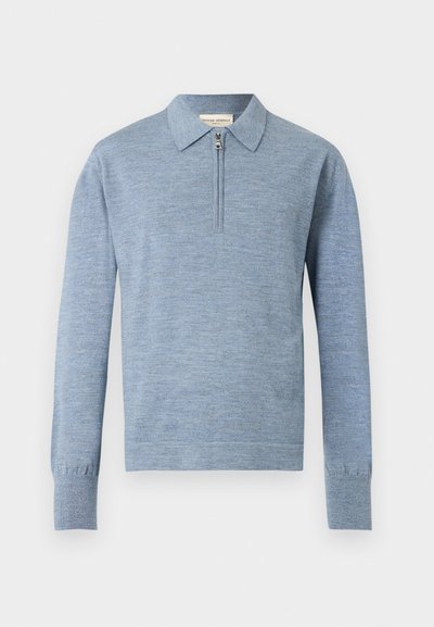 Ανοιχτό μπλε πλεκτό πουλόβερ με μακριά μανίκια, γιακά και ημικλείδωμα στη μπροστινή πλευρά, με ριπ μανσέτες.