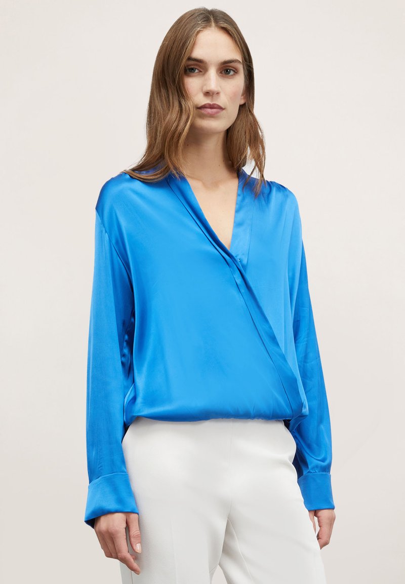 Motivi AD INCROCIO - Camicetta - bluette