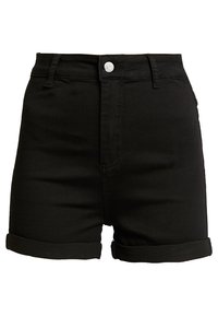 Shorts en denim noir taille haute avec revers roulés, fermeture par bouton et zip, et passants pour ceinture sur fond blanc.