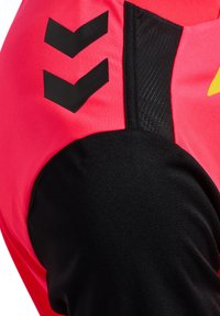 Hummel T-shirt till träning - diva pink wo sponsor