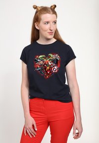 Henry Tiger AVENGERS CLASSIC AVENGER HEART - Camiseta estampada - navy blue
