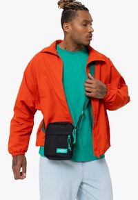 Eastpak THE ONE - Axelremsväska - kontrast stripe black