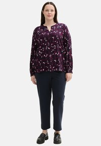TOM TAILOR PLUS - GEMUSTERTE - Bluse - berry autumn floral design