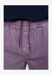 Non sélectionné, purple