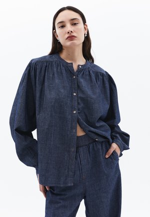 MIT BALLONÄRMELN - Hemdbluse - mid blue denim