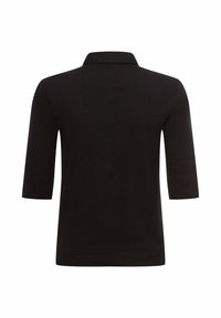 Schwarzes Polohemd mit Kragen und kurzen Ärmeln. Glatter, leichter Stoff; zeichnet sich durch ein sauberes, minimalistisches Design aus.