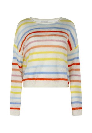 Pull en maille blanche avec des rayures horizontales rouges, orange, jaunes, bleues et roses, doté d'un col rond et de manches longues.