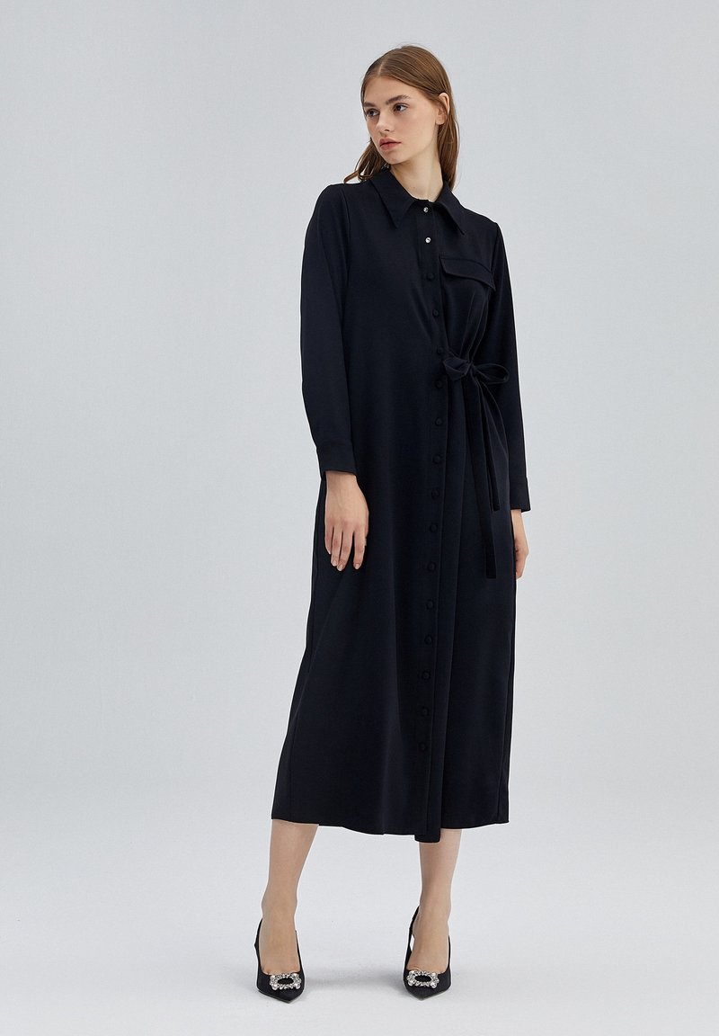 Touché Privé BELTED  - Kreklkleita - black