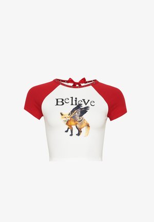 Koi Footwear, BELIEVE GRAPHIC CROPPED T-SHIRT - T-shirts med print - white/red