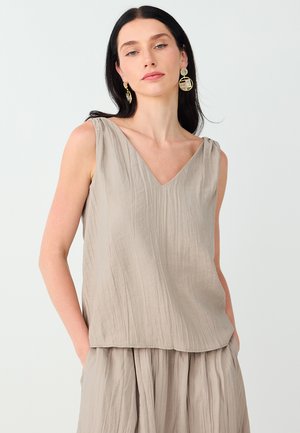 Jimmy Key, V-NECK SLEEVELESS WOVEN BLOUSE - Blouse - beige
