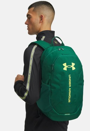 Under Armour, HUSTLE LITE - Rugzak - campus ivy