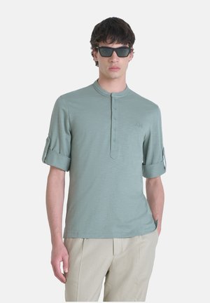 REGULAR FIT IN MERCERIZED SLUB WITH EMBROIDERED LOGO - T-shirt basic - agave green