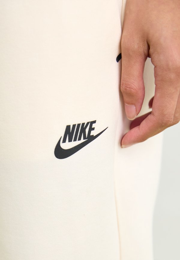 TCH  JGGER - Tracksuit bottoms - pale ivory4