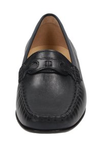 Schwarzer Lederloafer mit abgerundetem Zeh, genähten Details an den Seiten und einer glatten, polierten Oberfläche. Das Innere ist in Beige.