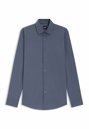 Miesten pitkähihaiset, napilliset juhlapaita liuskekiven sinisenä, jossa on terävä kaulus ja brändilogo kaulan sisäpuolella.