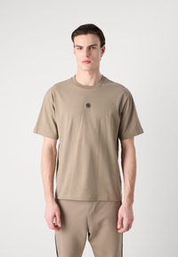 Thumbnail Image 4
