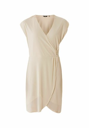 Beige Wickelkleid mit V-Ausschnitt und kurzen Ärmeln. Weicher, glatter Stoff mit gerafftem Taillenbereich und fließendem Rock. Keine Muster oder Verzierungen.