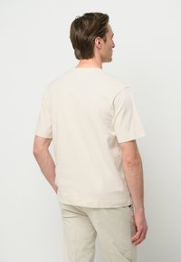 PROFUOMO SHORT SLEEVE - T-shirt - bas - off white