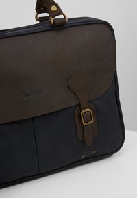 Barbour Pasta - navy