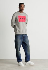 HUGO DURAGOL - Melegítőfelső - medium beige