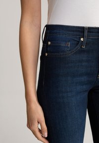 JOOP! KIM - Flared Jeans - dunkelblau