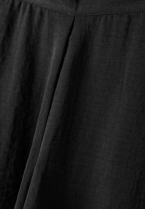 Evans CROPPED LENGTH - Shorts - black