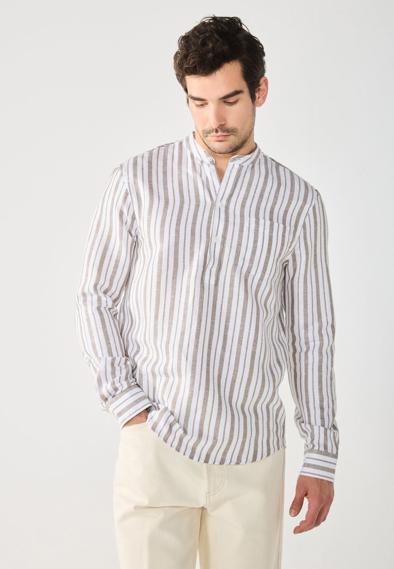 Pier One by Zalando - STRIPED LINEN MIX BLEND - Shirt - white/light brown, Enlarge