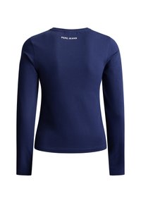 Temno modra majica z dolgimi rokavi, okrogel izrez, ohlapen kroj in logotip »PEPE JEANS« natisnjen na sredini zgornjega dela hrbta.