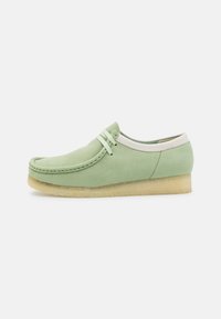 Clarks Originals WALLABEE - Sapatos de atacadores - pale green