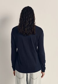 American Vintage HOMME BYSAPICK - Tops ar garām piedurknēm - navy