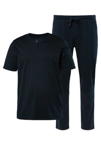 Tmavě modrý domácí set obsahující košili s krátkým rukávem a vzorem, se zapínáním na tři knoflíky, a kalhoty na gumu se shodným pasem.