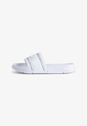 Witte slide-sandalen met een glanzende afwerking, voorzien van een brede band met iriserende accenten en het merklogo. Vlakke, gestructureerde zool voor grip.