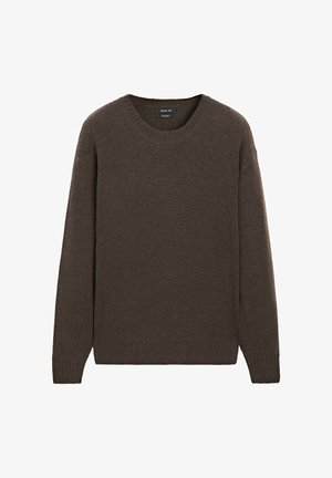 Maglione di lana a maniche lunghe di colore marrone scuro, con polsini e orlo a coste e collo a giro, esposto in piano su uno sfondo bianco.
